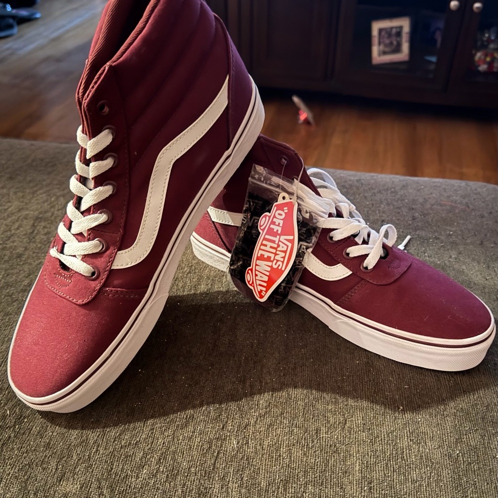 Vans Woman’s Maroon High-Top Sneakers